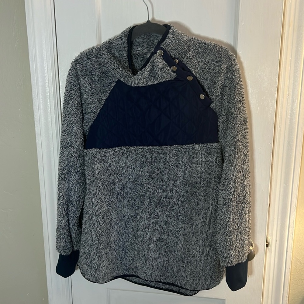 Fuzzy Patagonia Like Sweatshirt sz M